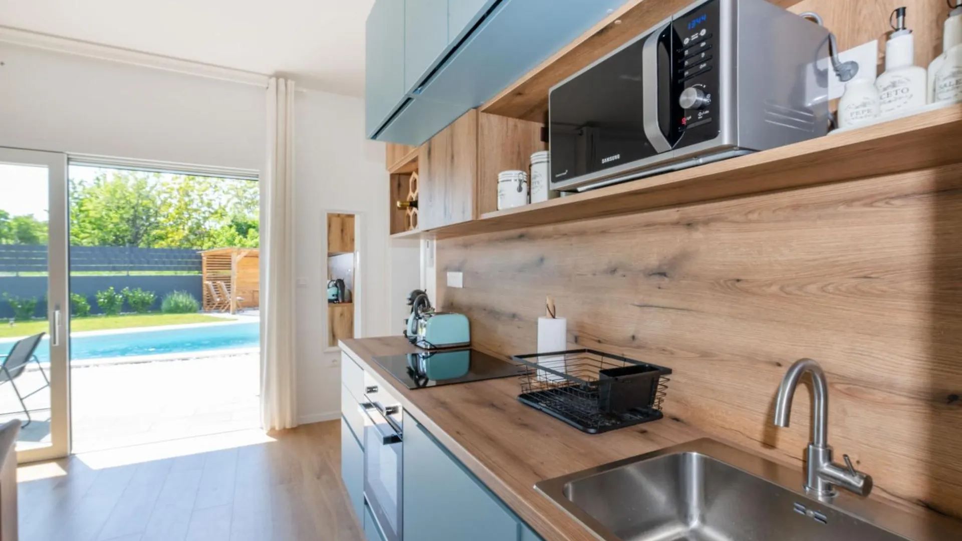 Villa The Pool House, A Lush Modern Villa With A Pool Nedescina