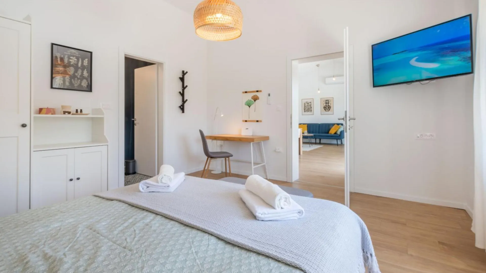 Villa The Pool House, A Lush Modern Villa With A Pool Nedescina Holiday home