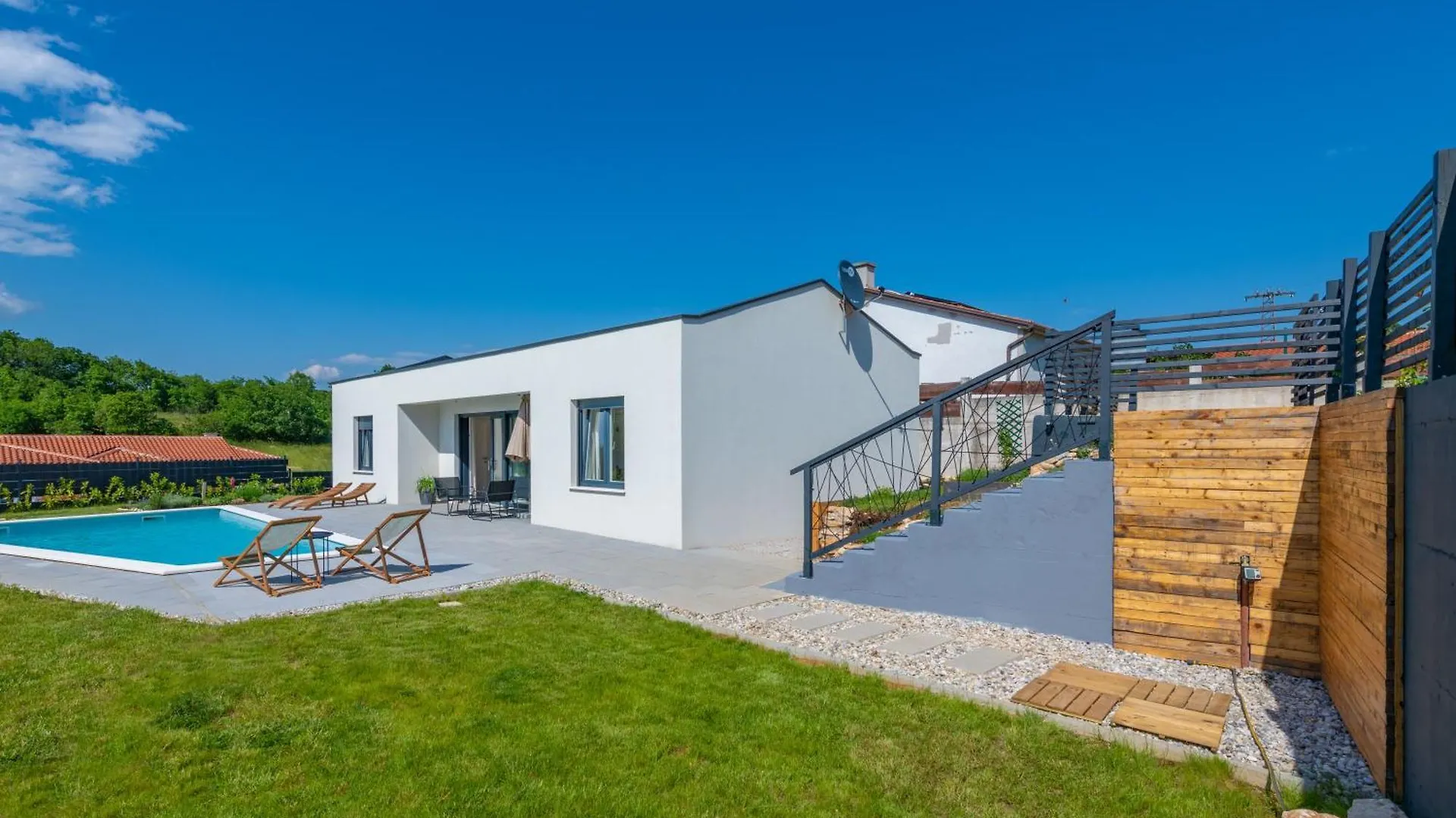 Villa The Pool House, A Lush Modern Villa With A Pool Nedescina Croatia